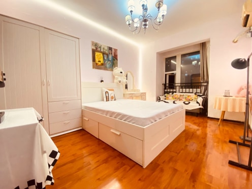 合租·世纪朝阳 5居室 东南卧