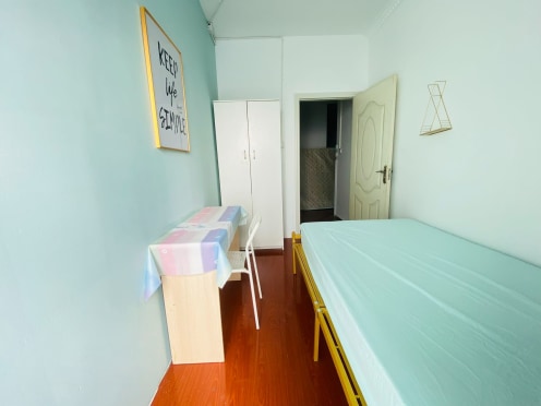 合租·建银大厦 5居室 西南卧