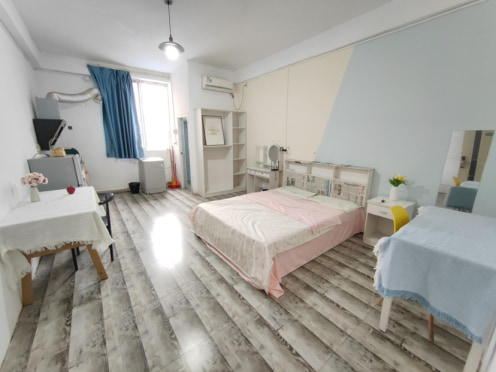 独栋·新利江公寓 陈东村店 青川地铁口，靠近医科大二附院，押一付一没有中介费，民用水电Y 开间