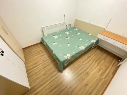 合租·和泓四季 5居室 北卧