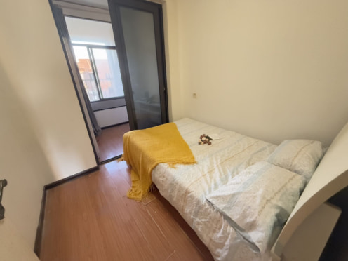 合租·绿地公馆 5居室 南卧