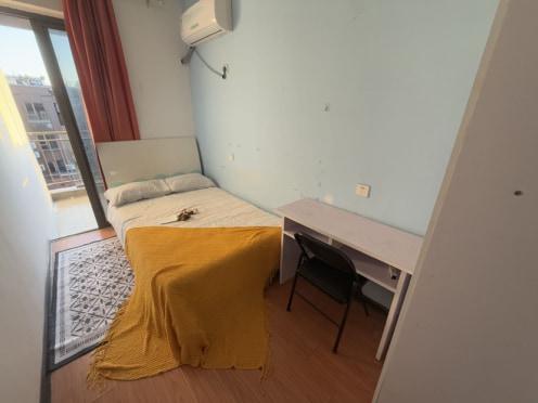 合租·绿地公馆 5居室 南卧