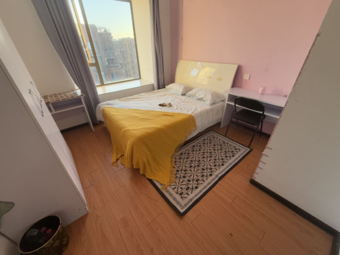 合租·绿地公馆 5居室 南卧