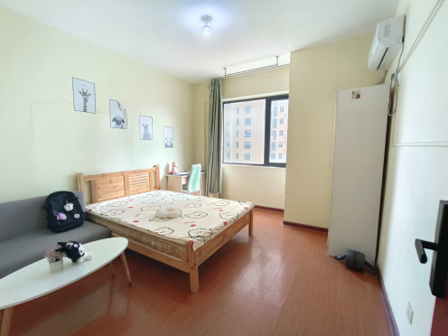 合租·新兴北京御园二期 5居室 南卧