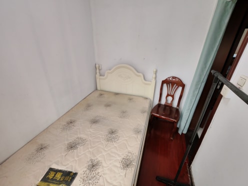 合租·金色山庄 4居室 南卧