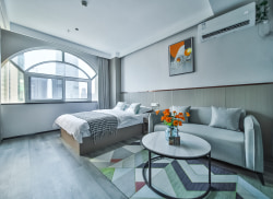 独栋·柚米 乐之家公寓三阳广场店一期 三阳地铁口、朝南大一居·长租特惠价·独门独户、租期灵活可月付 1室1厅_复兴路租房