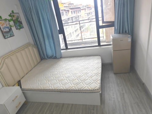 合租·合能枫丹铂麓三期 3居室 南卧