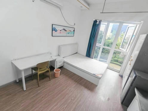 合租·洲际健康城 3居室 南卧