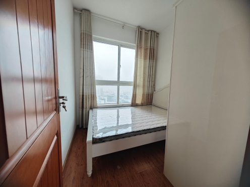 合租·晶宝塞纳国际 5居室 南卧