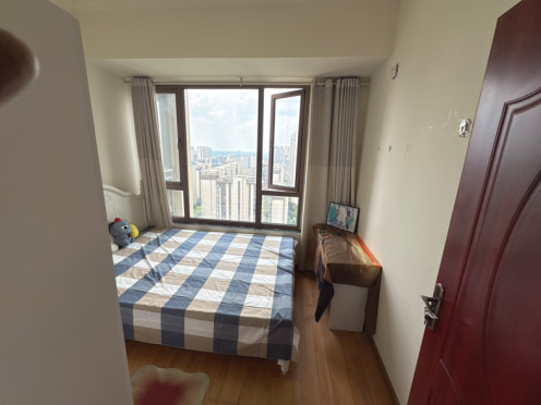 合租·龙光君悦华庭二期 4居室