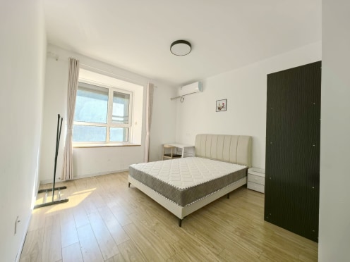 合租·环秀湖花园 4居室 南卧