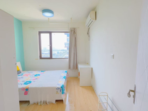 合租·龙湖狮山原著 5居室 西北卧