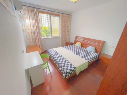 合租·金色家园 4居室 南卧