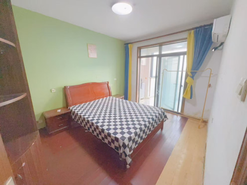 合租·美田山水之恋 4居室 南卧