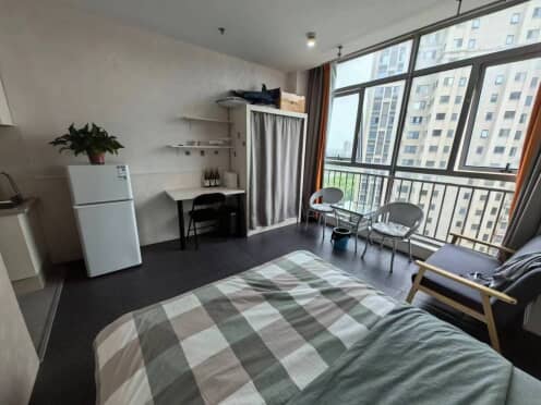 独栋·名泰 盛泽店 平层公寓直租阳光落地窗A户型免费停车 开间