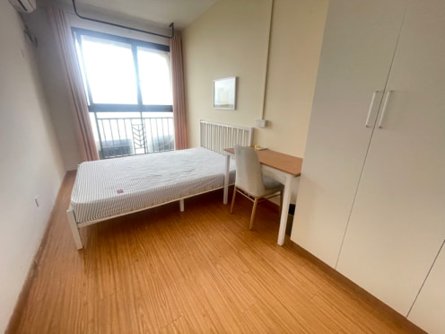 合租·禹洲华侨城二期柳园 4居室 南卧