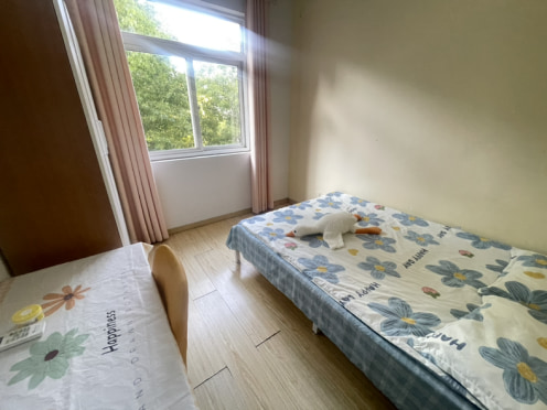 合租·翠微南园 4居室 西南卧