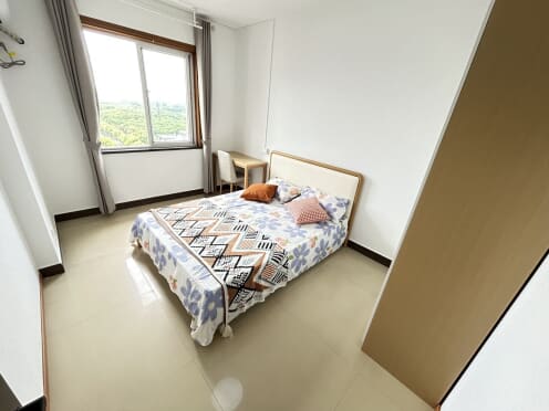 合租·园景天下枫丹山庄 5居室 南卧