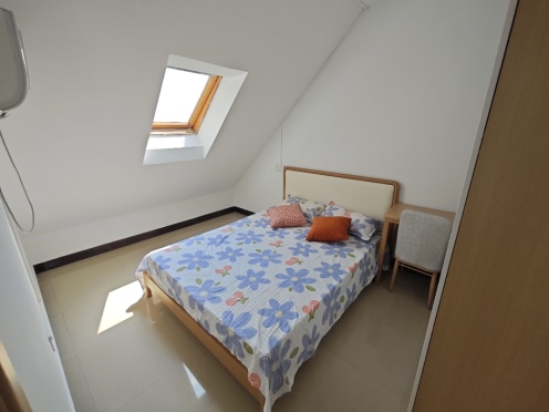 合租·园景天下枫丹山庄 5居室 南卧