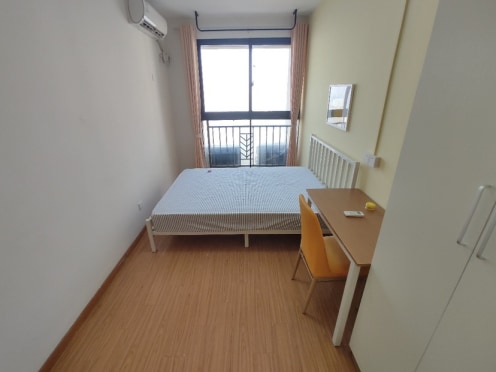 合租·禹洲华侨城二期柳园 4居室 南卧