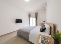 独栋·励业公寓 励业公寓烟台天津南路富士康店 【限时特惠】免费停车 三室一厅 3室1厅_励业公寓租房