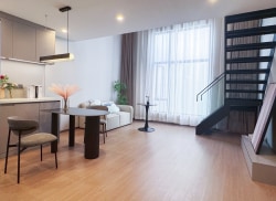 独栋·贝壳海盐公寓 芳芯路店 【张江陆家嘴通勤】落地窗LOFT/地铁口百米/押一付一/租期灵活 1室1厅_高科西路2991号租房