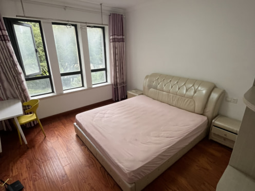 合租·太阳星辰花园湖邑 5居室 南卧