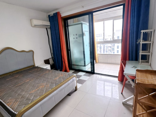 合租·东湖春之韵 3居室 南卧