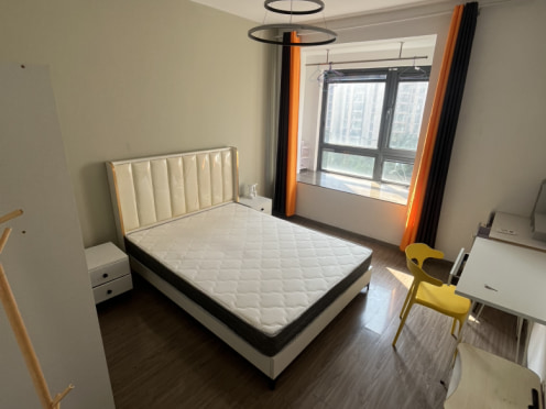 合租·路劲主场二三期 5居室 南卧