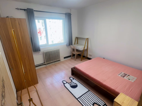 合租·龙兴园中区 5居室 南卧