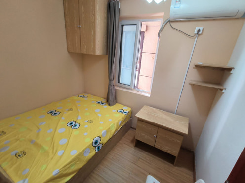 合租·泛悦城市广场 5居室 东南卧