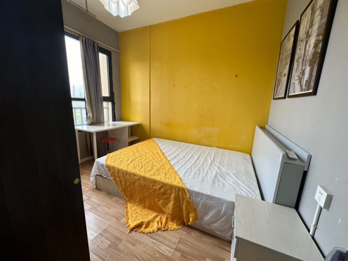 合租·佳年华广场一期 4居室 南卧