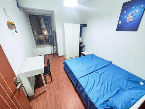 合租·帕丽湾 5居室 东卧