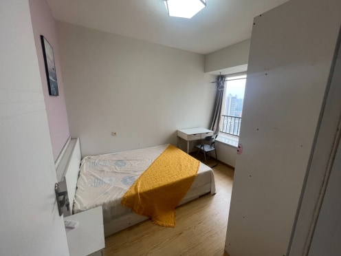 合租·佳年华广场一期 4居室 东/南卧