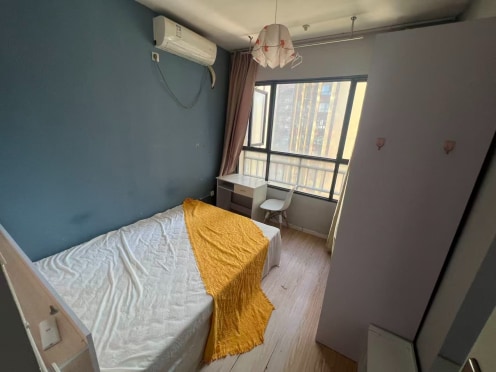 合租·佳年华广场一期 4居室 南卧