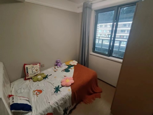 合租·长江时代雍澜悦府 4居室 北卧