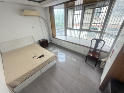合租·康华新村 4居室 东卧