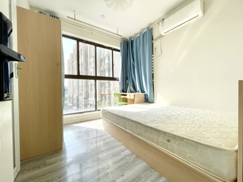 合租·奥克斯钟山府 5居室 东卧