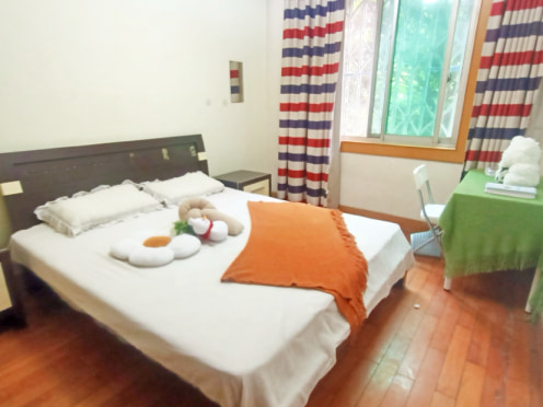 合租·玉泉名居 5居室 东南卧