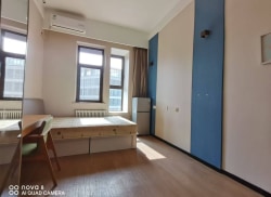 独栋·金爵万象公馆 东港店 独立卫浴，厨房两家公用 开间_东港天鹅湾租房