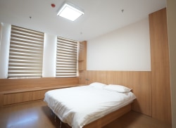 独栋·蔚蓝 蔚蓝公寓1861 1861人才公寓（A户型）家具家电齐全 年租押一付六 开间_1861烟台文化创意产业产业园租房