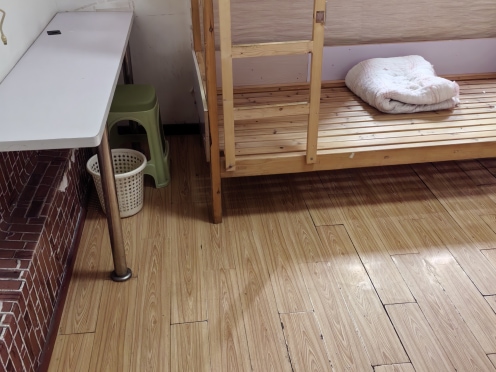 独栋·瑞鸿宇公寓 金门路店 552地铁口大润发边上上下铺无需中介费 开间