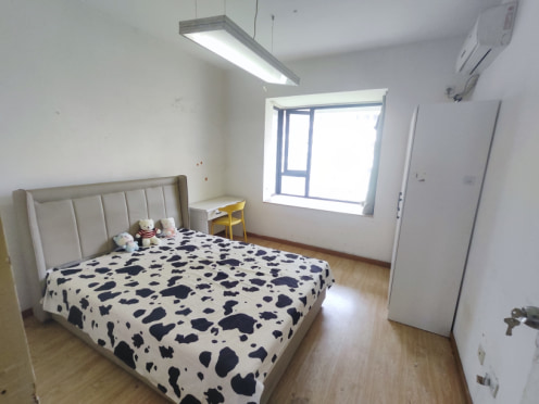 合租·白兰地 4居室 东卧