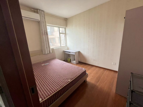 合租·中华名园三期D区 4居室 东卧