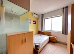 独栋·E.旅享家 吾悦广场店 【免中介费】单间 精装 可月付 开间_玉苍东路180号租房