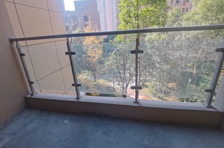 1号线地铁口，北辰三角洲E4区，合租单间有阳台，公卫