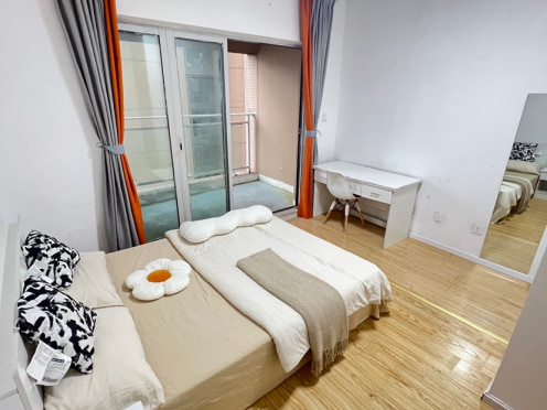 合租·滨江和城 4居室 南卧