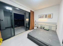 独栋·卓信公寓 中央公园御府 超大阳台 包物业 民用水电 押一付一 1室1厅_百捷·中央公园御府租房