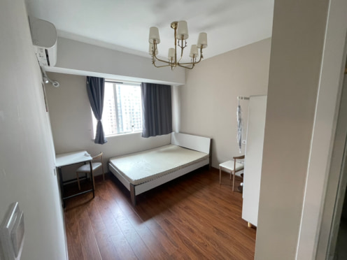 合租·明信城 4居室 东南卧