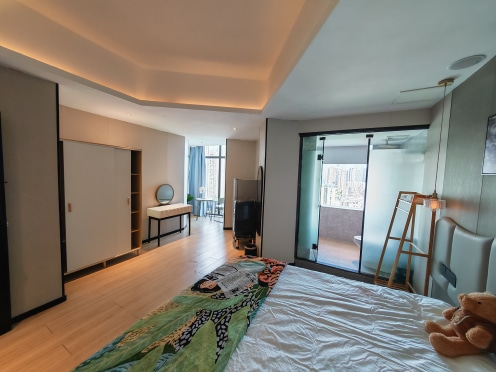 独栋·潮堂公寓 五一广场店 一号线 万达广场 直租月付短租 1室1厅